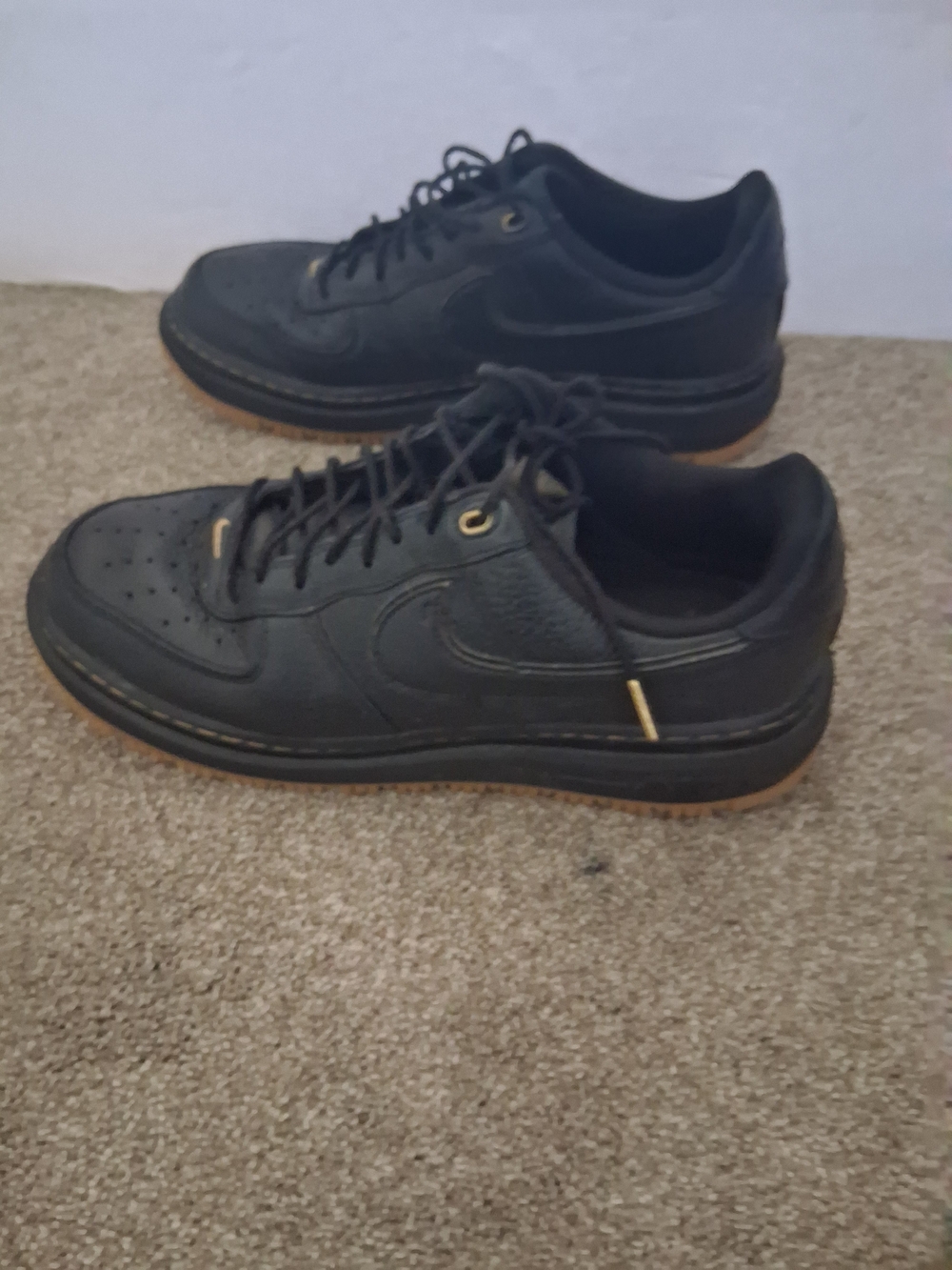 Nike Men’s Black Leather Sneakers with Gum Sole Make Offer!!!!!! - Picture 6 of 9